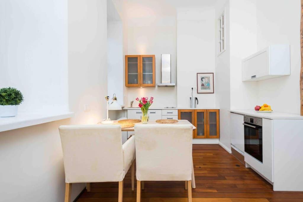 Best Location, Beautiful And Quiet Old Town Apt. Tallinn Eksteriør bilde